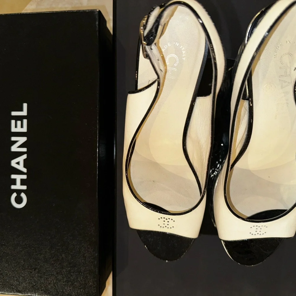 Stylish Black and White Wedge Heels - Picture 5 of 7